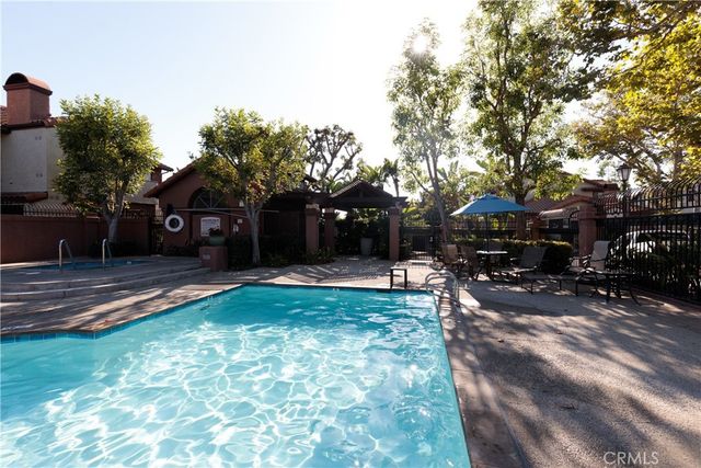 12 Flor De Mar, Rancho Santa Margarita, CA 92688