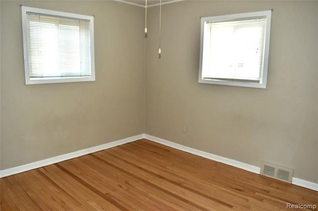 22608 Raymond Court, Saint Clair Shores, MI 48082