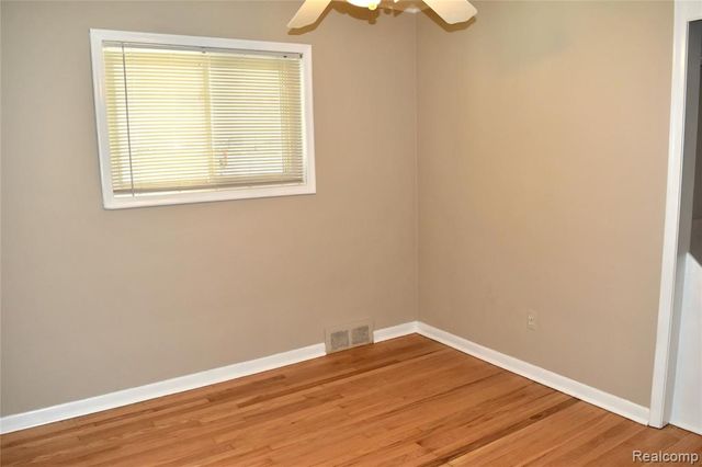 22608 Raymond Court, Saint Clair Shores, MI 48082