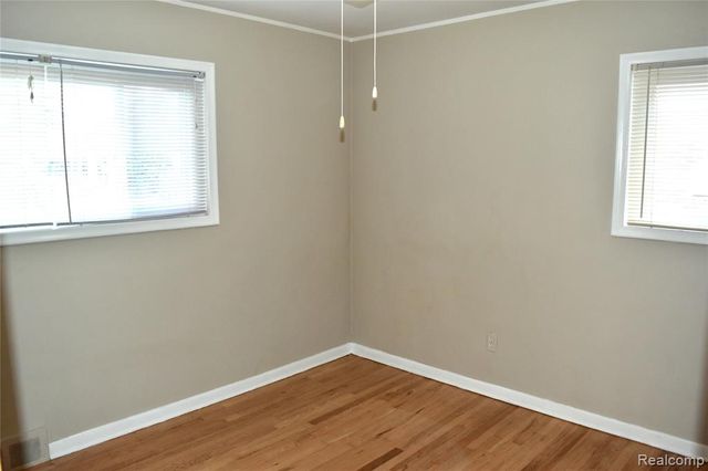 22608 Raymond Court, Saint Clair Shores, MI 48082