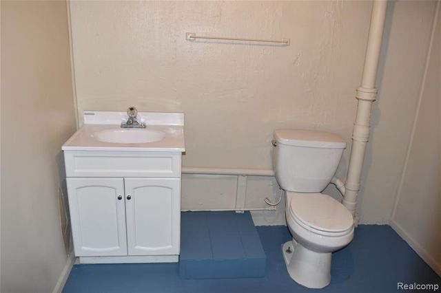 22608 Raymond Court, Saint Clair Shores, MI 48082