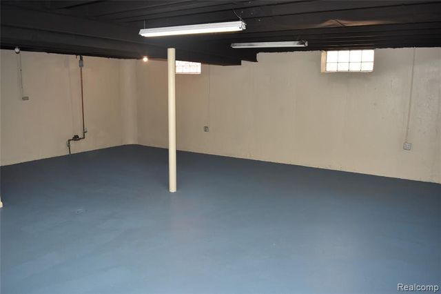 22608 Raymond Court, Saint Clair Shores, MI 48082