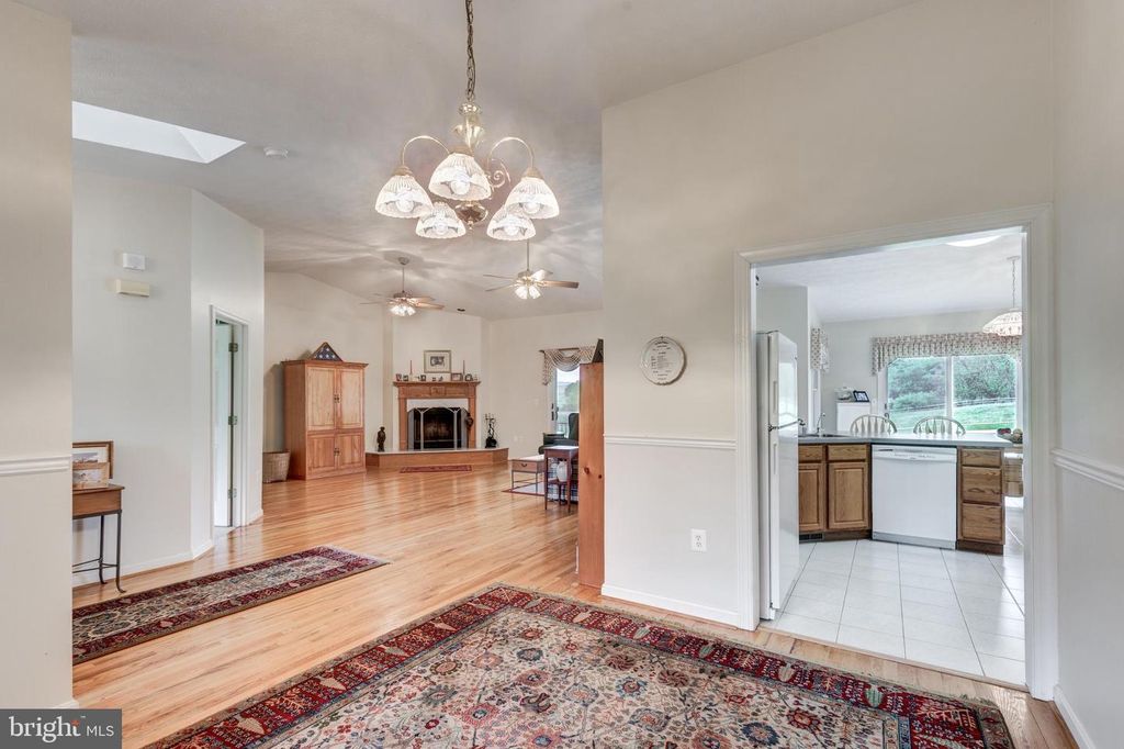 Image 14 of property listing at 969 BACHMANS VALLEY RD, Westminster, MD 21158