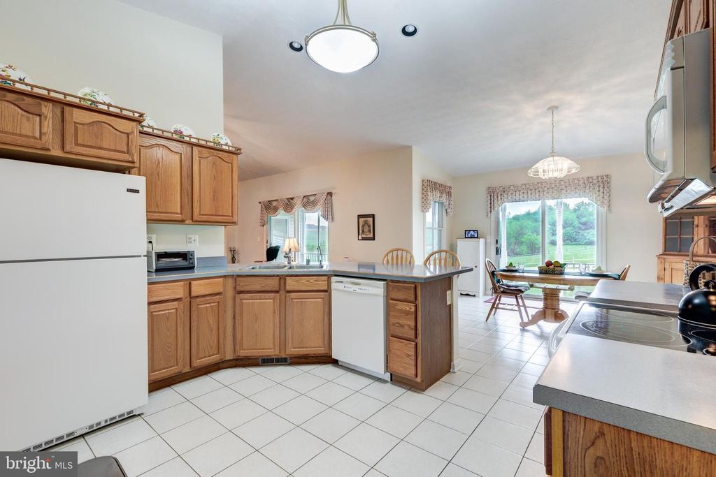 Image 16 of property listing at 969 BACHMANS VALLEY RD, Westminster, MD 21158