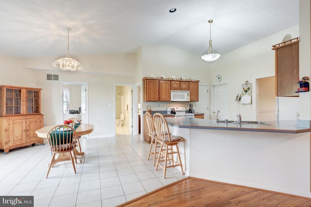 Image 17 of property listing at 969 BACHMANS VALLEY RD, Westminster, MD 21158