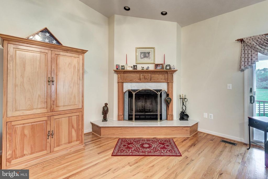Image 7 of property listing at 969 BACHMANS VALLEY RD, Westminster, MD 21158