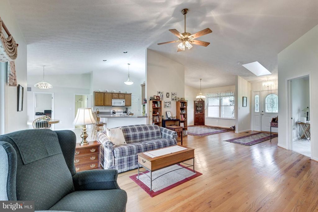 Image 8 of property listing at 969 BACHMANS VALLEY RD, Westminster, MD 21158