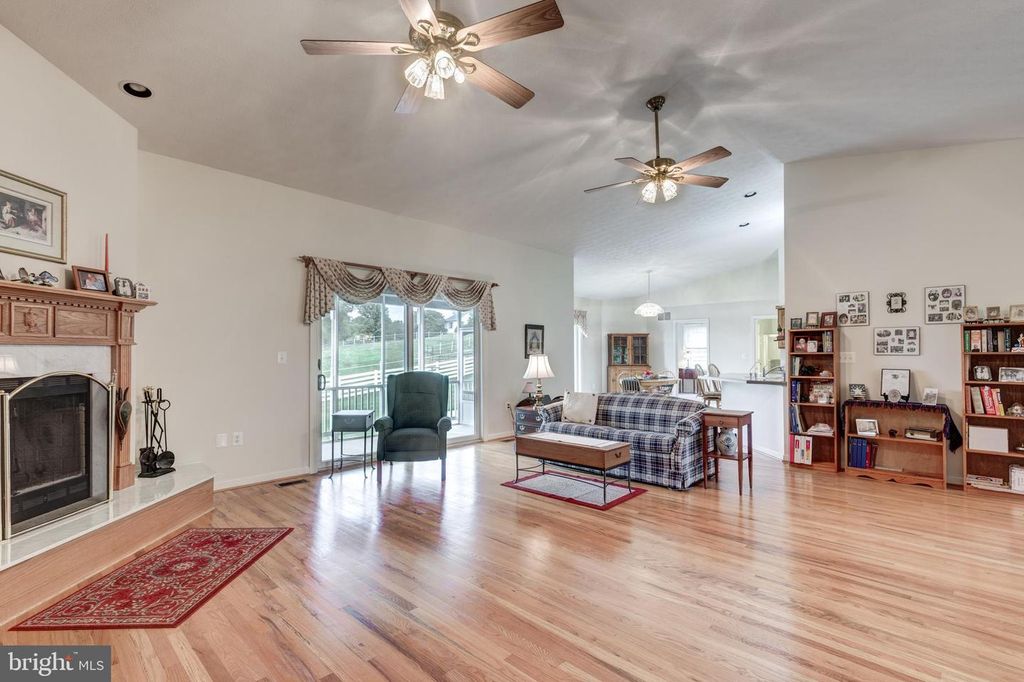 Image 9 of property listing at 969 BACHMANS VALLEY RD, Westminster, MD 21158