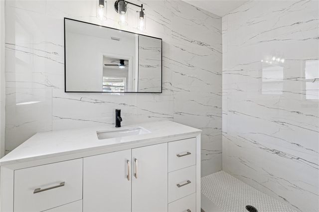 3303 W LEILA AVE, Tampa, FL 33611