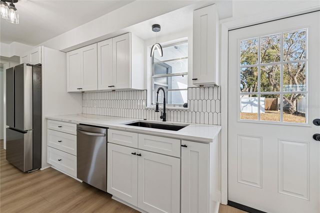 3303 W LEILA AVE, Tampa, FL 33611