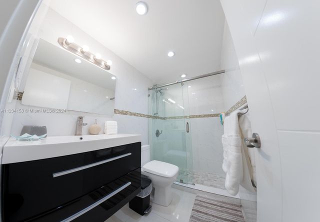 5601 Collins Ave 1603, Miami Beach, FL 33140