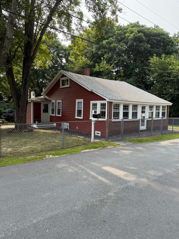 7 Porter Avenue, Hudson, NH 03051