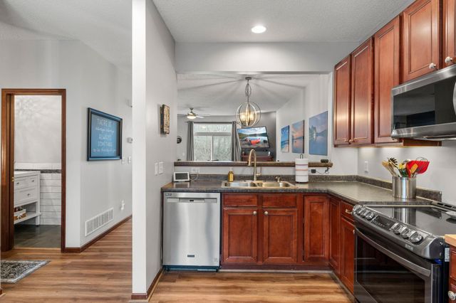 5129 Scott Path, Robbinsdale, MN 55422