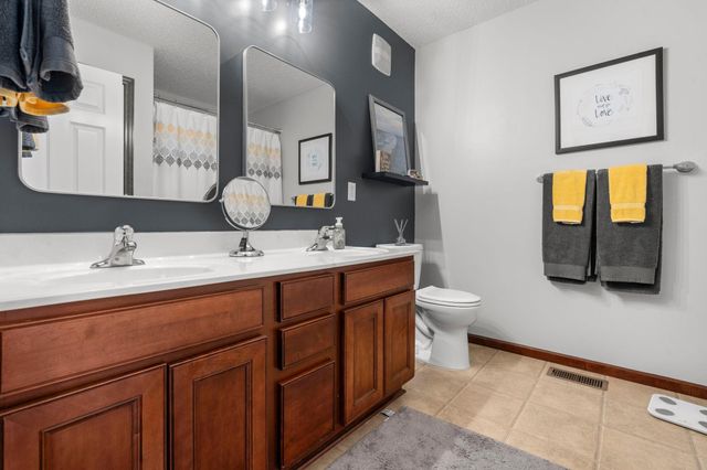 5129 Scott Path, Robbinsdale, MN 55422