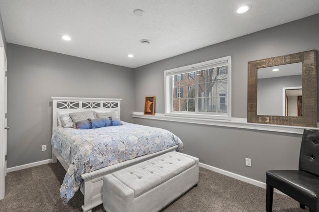 5129 Scott Path, Robbinsdale, MN 55422