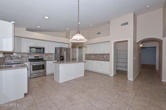 11225 W CAMBRIDGE Avenue, Avondale, AZ 85392