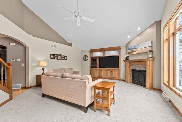 1827 ORCHARD BLOSSOM DRIVE, Appleton, WI 54915