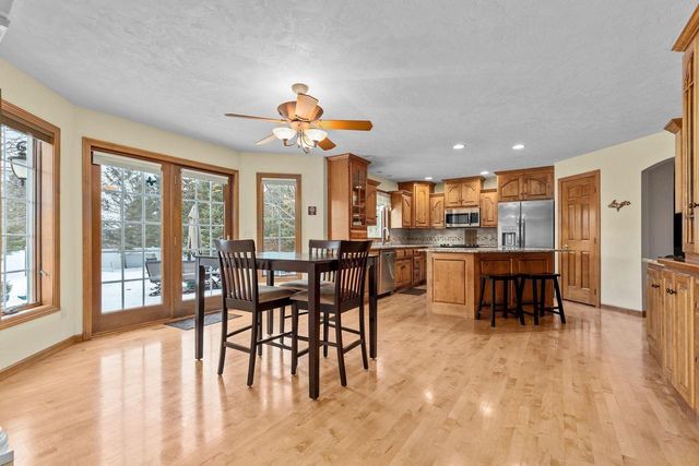 1827 ORCHARD BLOSSOM DRIVE, Appleton, WI 54915