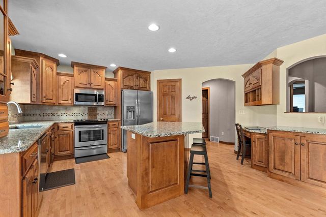 1827 ORCHARD BLOSSOM DRIVE, Appleton, WI 54915