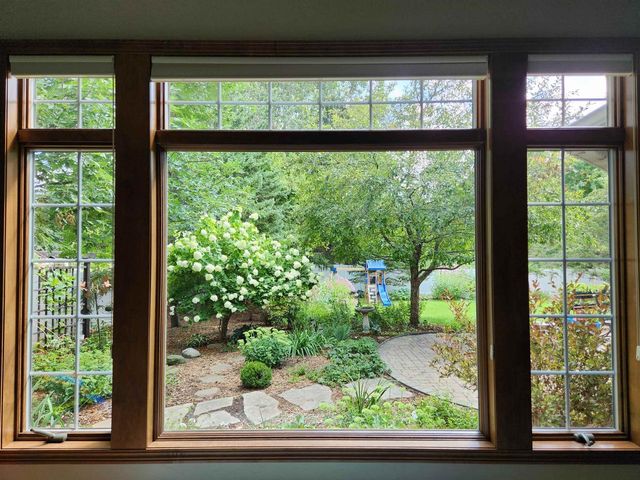 1827 ORCHARD BLOSSOM DRIVE, Appleton, WI 54915