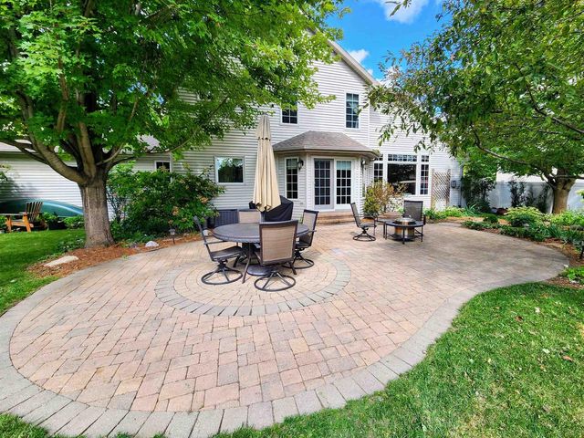 1827 ORCHARD BLOSSOM DRIVE, Appleton, WI 54915