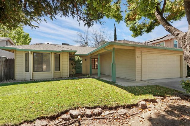 282 Ravenwood Way, Lodi, CA 95240