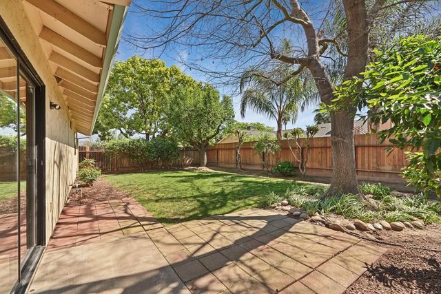 282 Ravenwood Way, Lodi, CA 95240