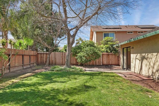 282 Ravenwood Way, Lodi, CA 95240