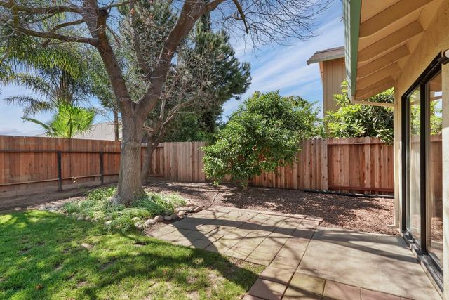 282 Ravenwood Way, Lodi, CA 95240