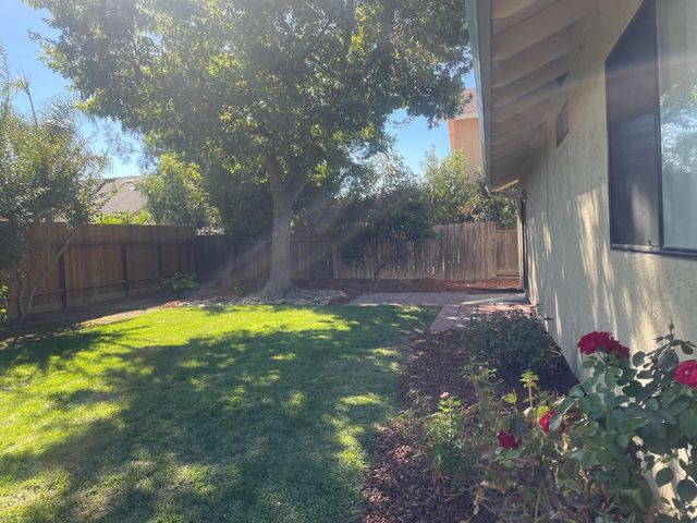 282 Ravenwood Way, Lodi, CA 95240