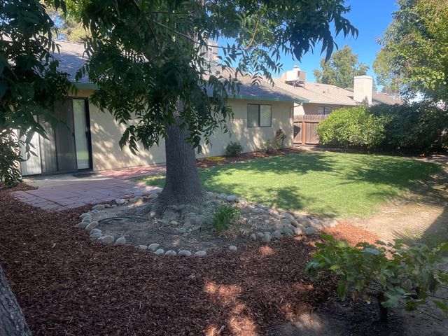 282 Ravenwood Way, Lodi, CA 95240