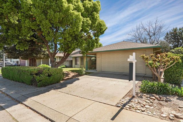 282 Ravenwood Way, Lodi, CA 95240