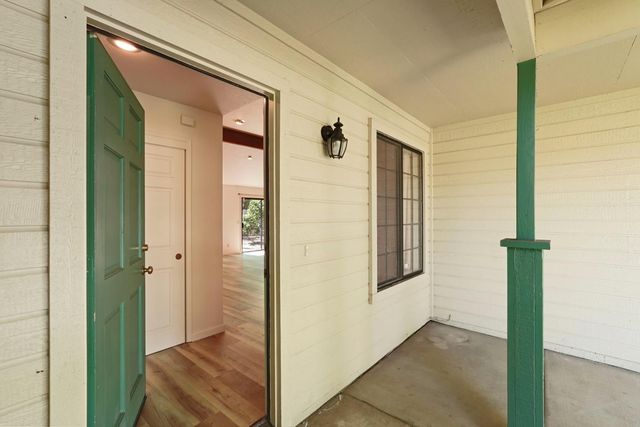 282 Ravenwood Way, Lodi, CA 95240