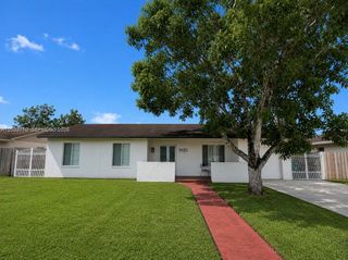 11104 SW 155th Ter, Miami, FL 33157