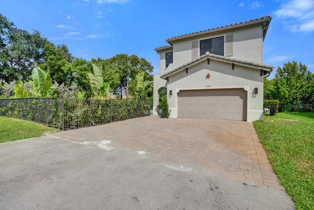 13145 Addilyn Court, Davie, FL 33325