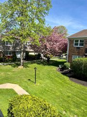 4021 WILSHIRE Lane G-21, Oakdale, NY 11769
