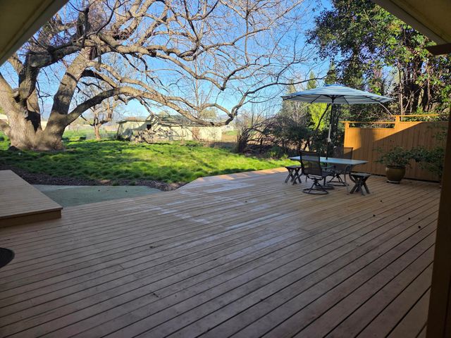 8198 Green Acres Lane, Redding, CA 96002