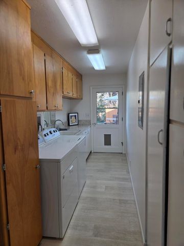 8198 Green Acres Lane, Redding, CA 96002