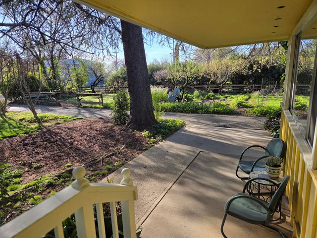 8198 Green Acres Lane, Redding, CA 96002