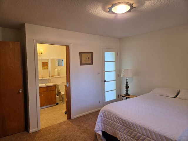 8198 Green Acres Lane, Redding, CA 96002