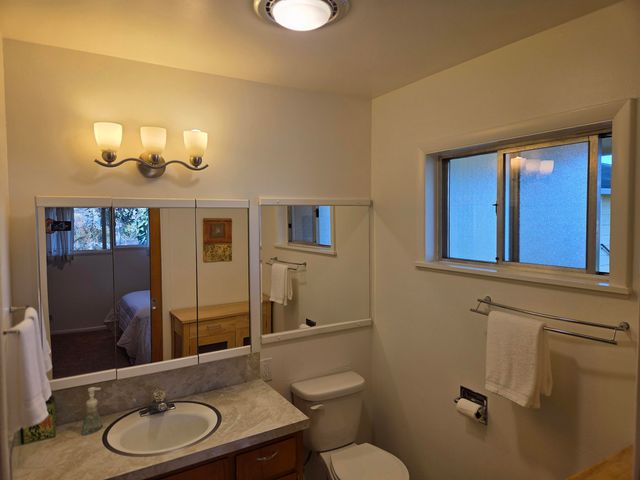 8198 Green Acres Lane, Redding, CA 96002