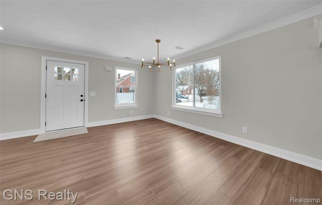 718 Devillen Avenue, Royal Oak, MI 48073