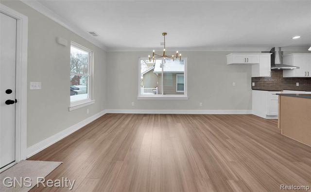 718 Devillen Avenue, Royal Oak, MI 48073