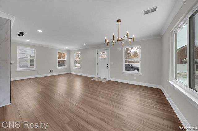 718 Devillen Avenue, Royal Oak, MI 48073