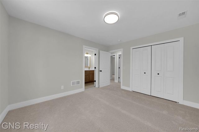 718 Devillen Avenue, Royal Oak, MI 48073