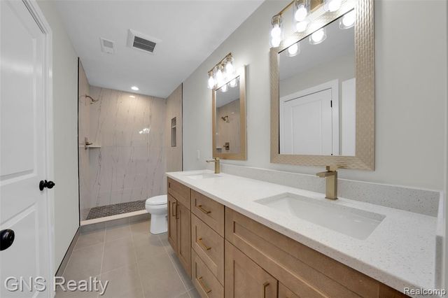 718 Devillen Avenue, Royal Oak, MI 48073