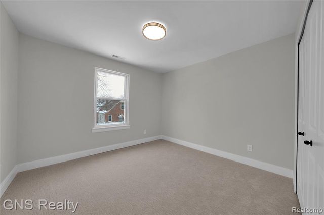 718 Devillen Avenue, Royal Oak, MI 48073