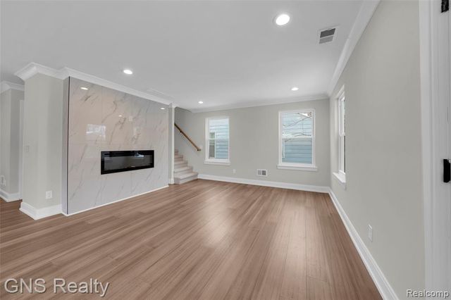 718 Devillen Avenue, Royal Oak, MI 48073