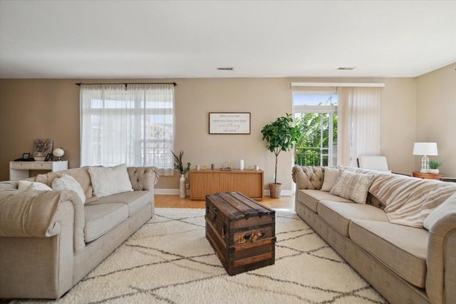 1925 N Water STREET #105, Milwaukee, WI 53202