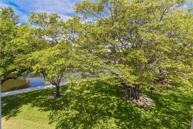 775 Jeffery Street 303, Boca Raton, FL 33487